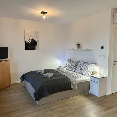 Scamard Apartment