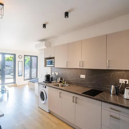 Apartament Scamard *