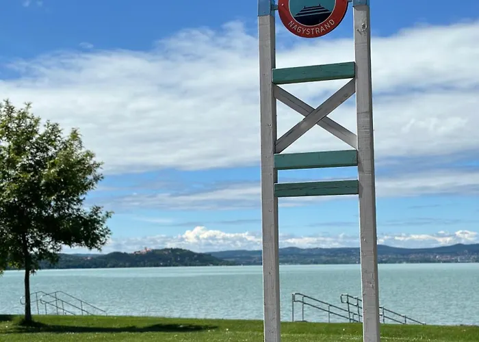 Apartament Scamard *